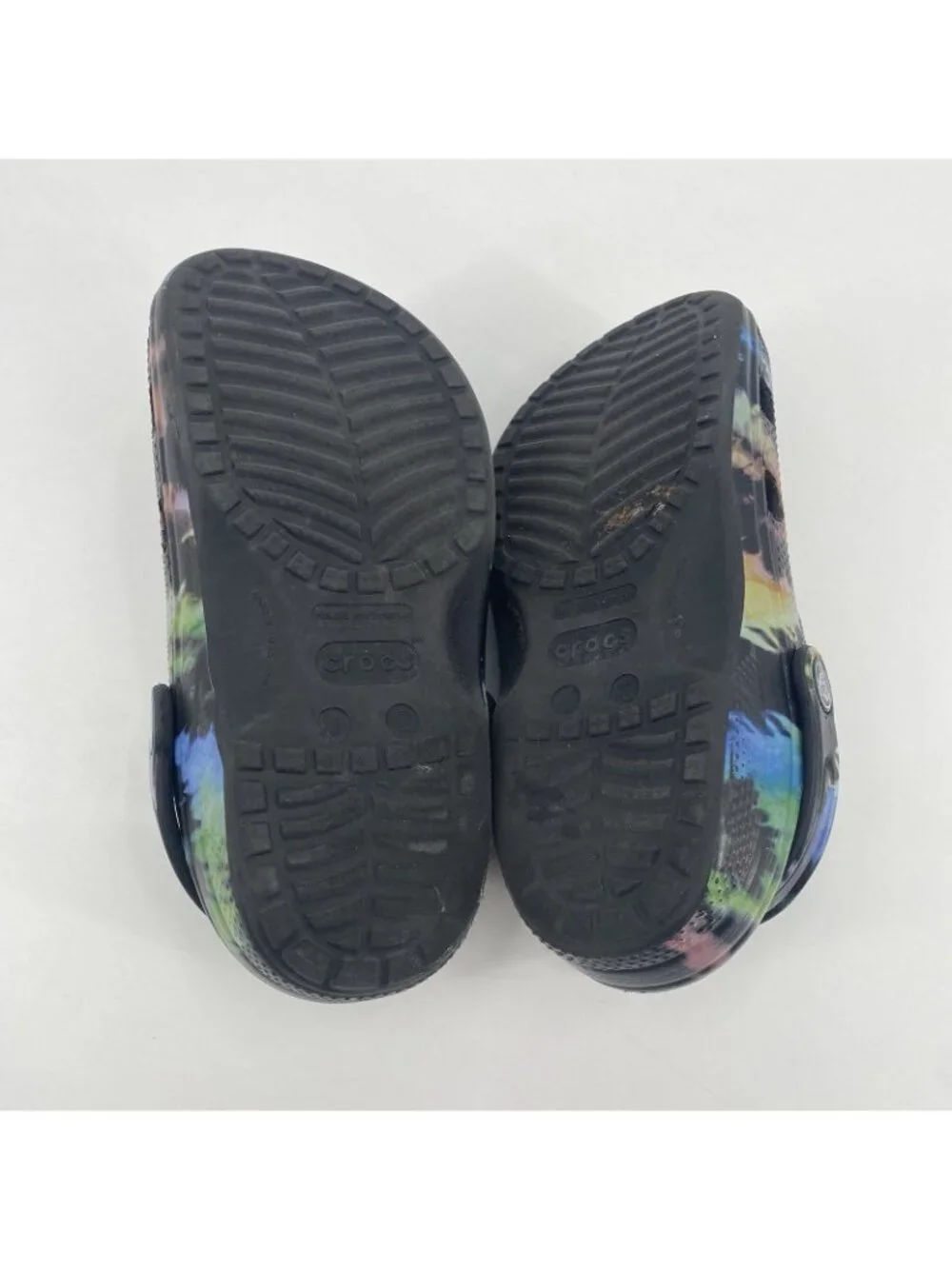 Crocs Classic Tie Dye Bright Rainbow Graphic Clog Youth Size J 2